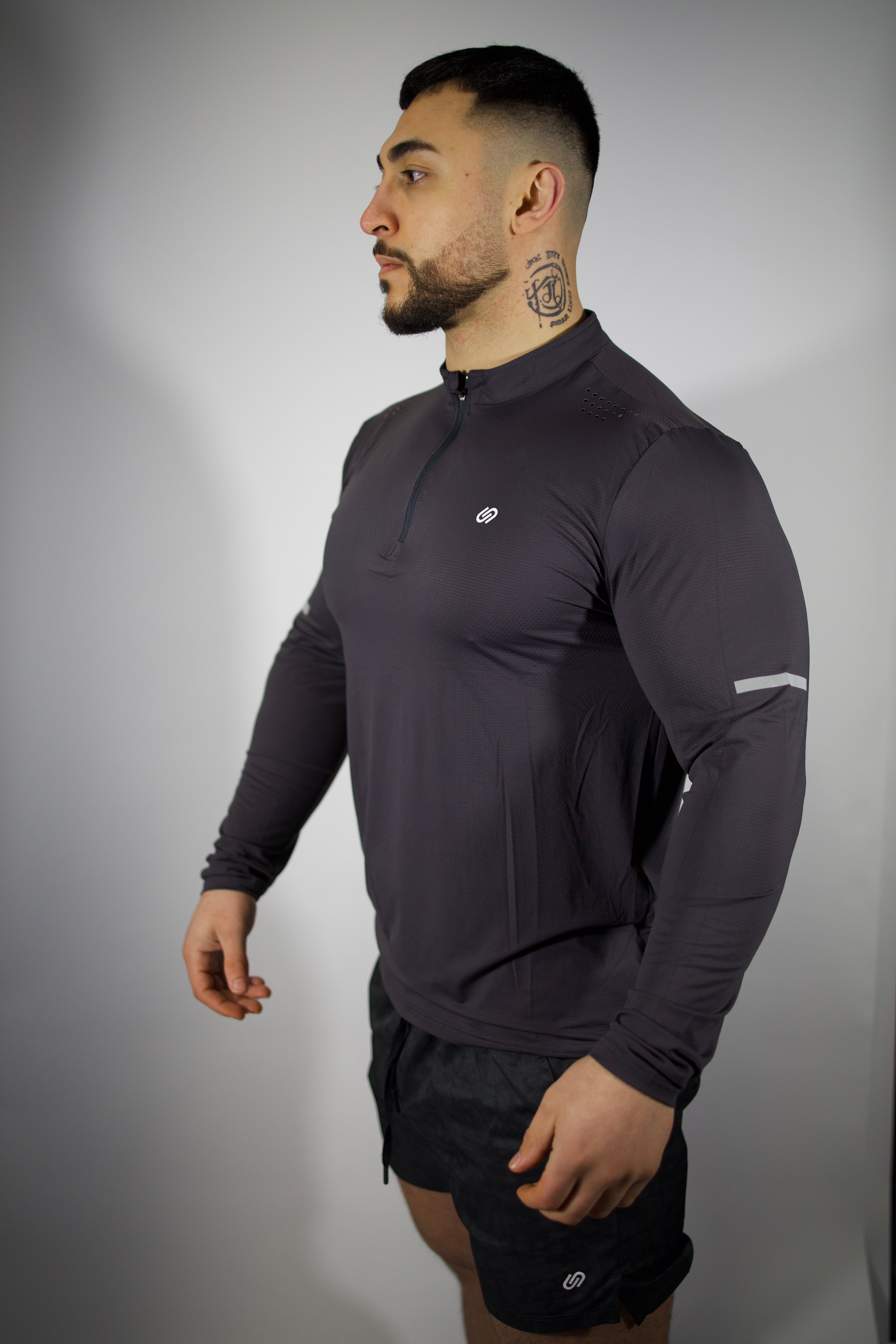 Long sleeved training top